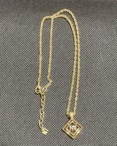 ニナリッチ　ロゴペンダント　ネックレス　ゴールド