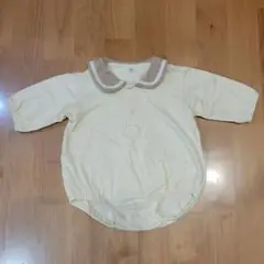 クリーム色の長袖ロンパース 80