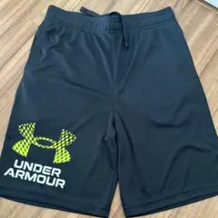 UNDER ARMOUR 黒 ハーフパンツ YS 160 タグなし　新品未使用