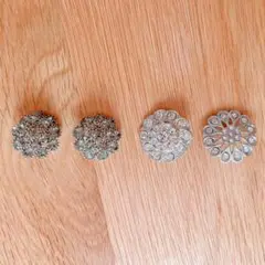 ⭐︎美品⭐︎ 花型ボタン4個セット