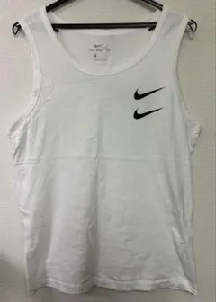 【美品】Nike ホワイト ノースリーブタンクトップ M