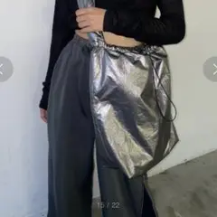【極美品】 AIC. メタリックカラーショルダー中綿バッグ