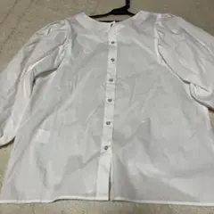 オンワード梶山　白ブラウス