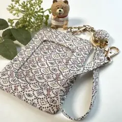 ハンドメイド　パスケースリール付きリバティミナペルホネンフォレストウェーブピンク