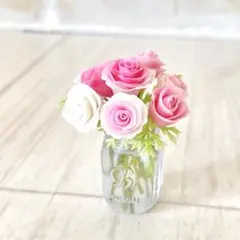 ミニチュア109 ガラスの花瓶に入った薔薇 ピンク&ホワイト