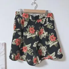 GU　フラワープリント ハイビスカス柄　ショートパンツ　キュロットパンツ　XL
