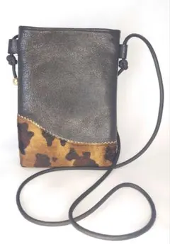 ♥ハンドメイド♥　フェイクファー＆牛革のスマホポーチ　ブラック系