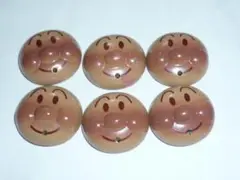 b★展示美品★アンパンマンの顔をかたどった飾りボタンx6個