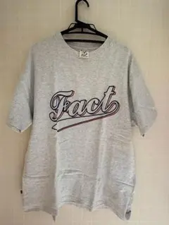 Factロゴ入りグレーTシャツ W.W.G フーズフー