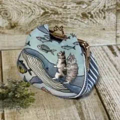 ハンドメイド　ぷっくりミニミニがま口　おとぎの国の猫と仲間たち　クジラと猫