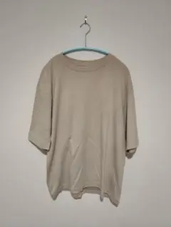 ベージュ オーバーサイズ 半袖 Tシャツ ユニクロ