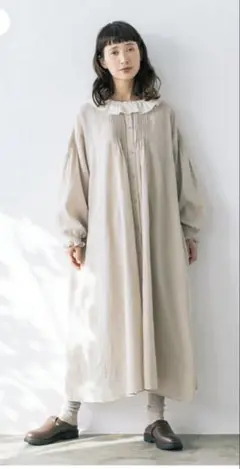 【完売品】kazumi×Samansa Mos2フリルカラーワンピース　ベージュ