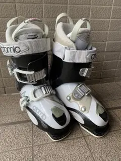 スキーブーツATOMIC LIVE FIT 24.0-24.5cm ホワイト