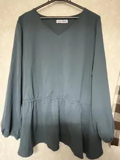 しまむら　ダークブルー　 Vネック シャツ 3L