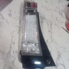 NBOX リアテールランプ 純正品 JF1 右のみ ホンダ 純正 N-BOX 《 JF1 》 右テールランプ 33501-TY0-J51