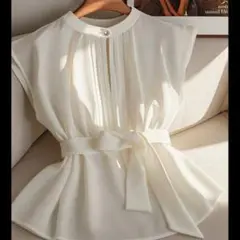 SHEIN 白のノースリーブブラウス ウエストリボン付き Sサイズ