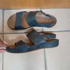 Clarks ダークブルー コンフォートサンダル