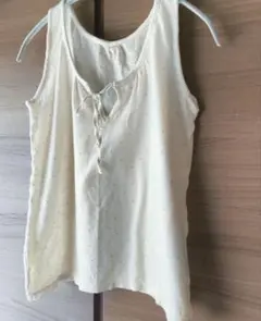 オフホワイトノースリーブトップス