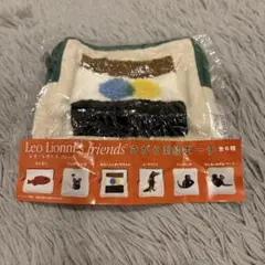 レオレオニ　刺繍ポーチ