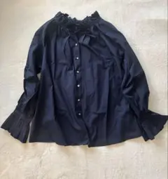 美品 2024AW スローブイエナ タイプライターフリルカラーブラウス ネイビー