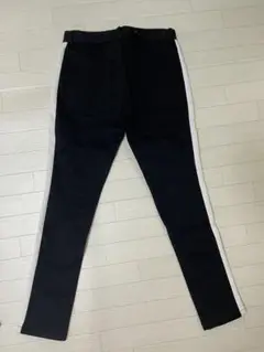 新品　黒と白のストライプ スリムフィットデニムパンツ
