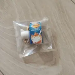Lipton　ミニチュアチャーム　ミルクティ