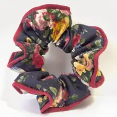 ワインレッドと青い鳥薔薇　バイカラー シュシュ　ハンドメイド