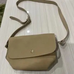 HusHush ハッシュアッシュ ショルダーバッグ ベージュ バッグ