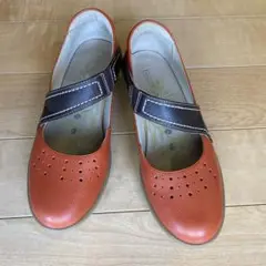 かわいいオレンジAGHILLESシューズ！
