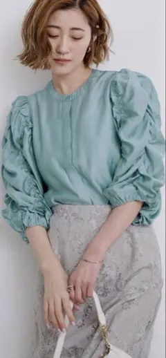 ur's 袖シャーリングブラウス