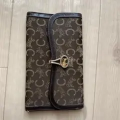 今人気の!セリーヌ 長財布