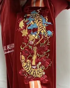【チュウカタベタイ】Tiger track pants/red