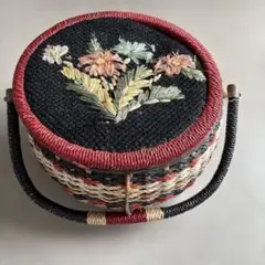 花柄刺繍の裁縫箱　昭和レトロ