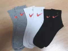 Nike カラフルソックス3セット