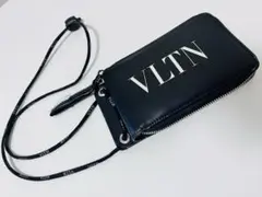 ほぼ未使用　ヴァレンティノ　ネックストラップウォレット　VLTN　レザー　黒 ヴァレンティノ VALENTINO ヴァレンティノ ロゴ ネック