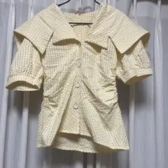 イエローボタン付　ブラウス　 GHOSPELL