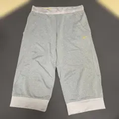 Nike グレー クロップドパンツ