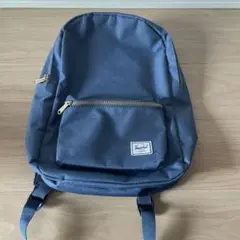 Herschel ネイビーリュック フロントポケット付き