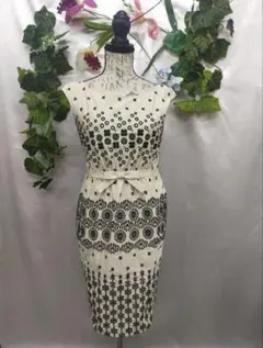 【TOCCA】アイボリー ネイビー 花柄刺繍 半袖ワンピース