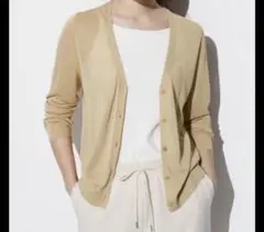 【美品】UNIQLO、ライトVネックカーディガン（S）