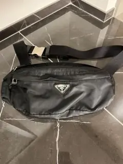 PRADA ボディバック