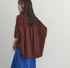 AUG バックギャザーT