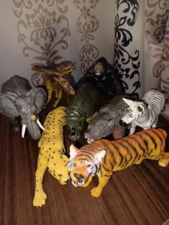 動物フィギュア　アンティーク　インテリア