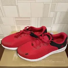 Under Armour Charged Pursuit レッドスニーカー