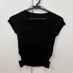 ブラック Vネック サイドスリットTシャツ