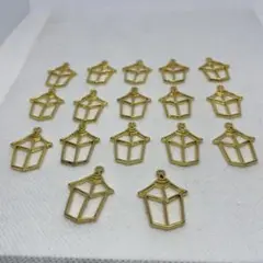 ゴールドランタン型金属パーツ 16個セット