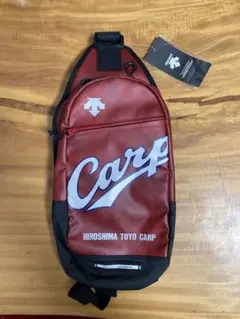 カープ デサント バック