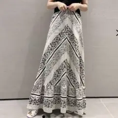 【未使用】リリーブラウン　パッチワーク柄スカート