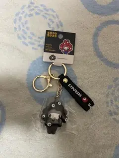 万博　黒　ミャクミャク サンリオ キーホルダー マイメロ