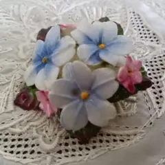 Aynsley エインズレイ 花のブローチ　英国製